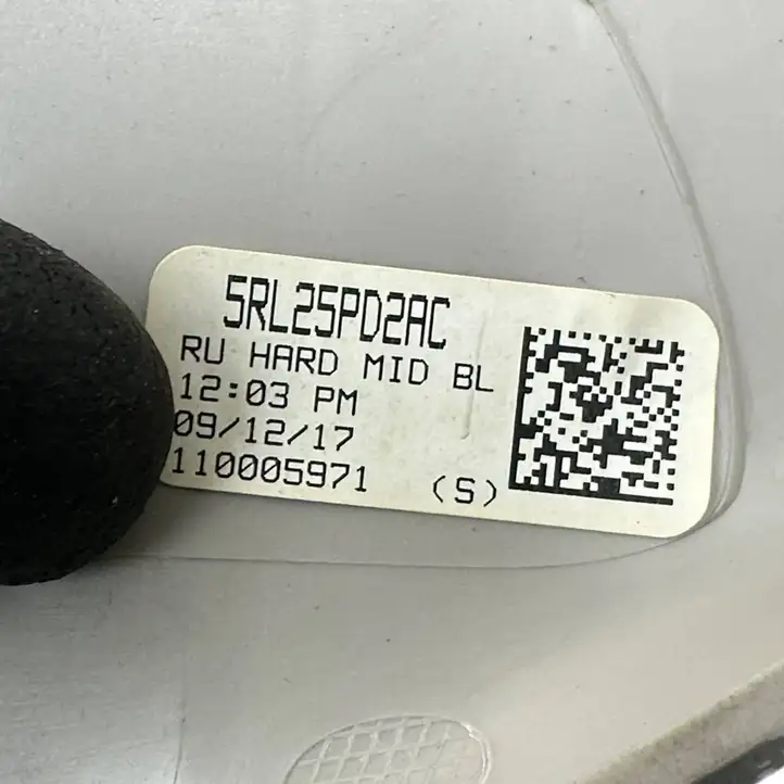Chrysler Pacifica (2016 - ) 5RL25PD2AC Отделка внутренней панели салона — фото 7