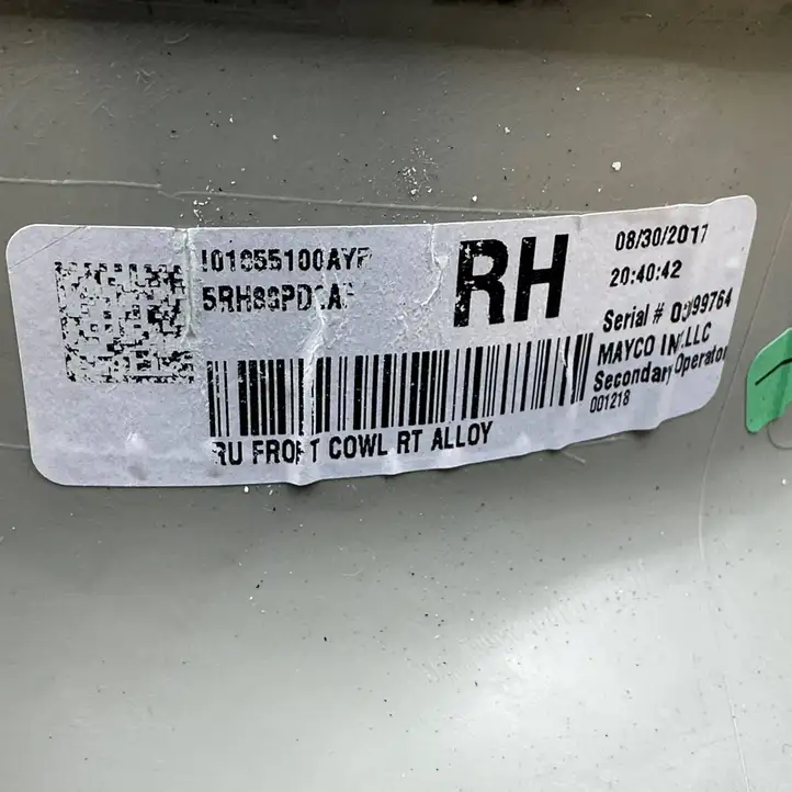 Chrysler Pacifica (2016 - ) 5RH88TRMAF Внутренняя отделка переднего порога — фото 7