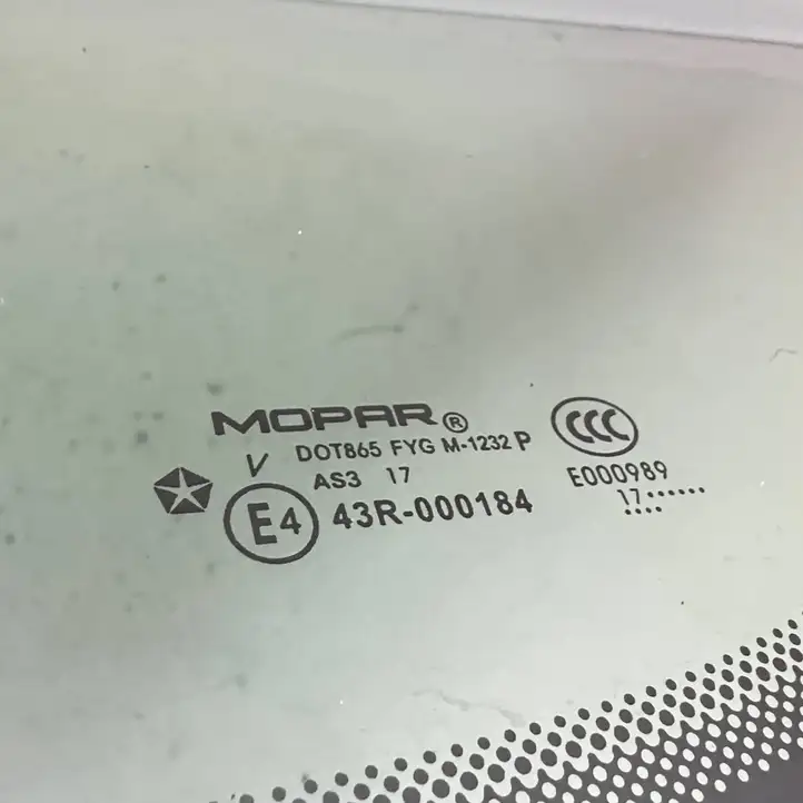 Chrysler Pacifica (2016 - ) P68238495AC Заднее боковое стекло — фото 6