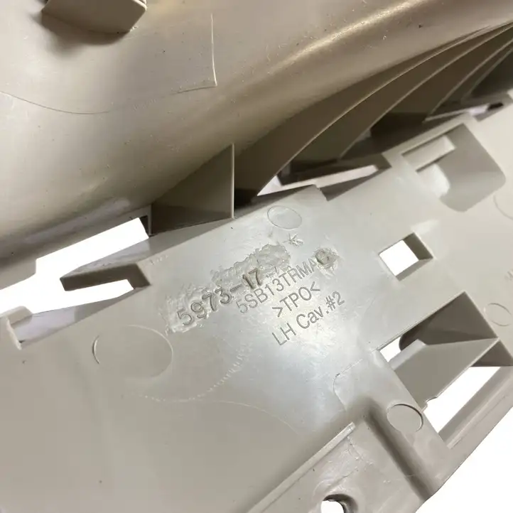 Chrysler Pacifica (2016 - ) 5SB13TRMAC Обшивка стойки A — фото 7