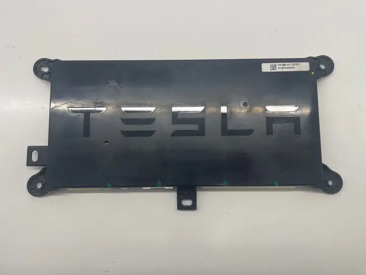 Tesla Model X (2015 - 2021) 104390000C Блок управления дверью — фото 1
