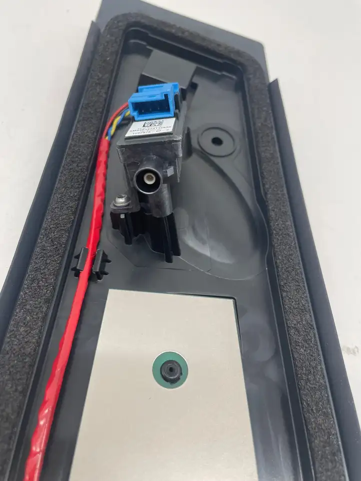 Tesla Model 3 (2017 - 2023) 110925300I Прочие внешние детали — фото 3