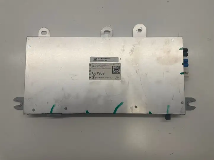 Tesla Model X (2015 - 2021) 107254100A Модуль комфорта — фото 1