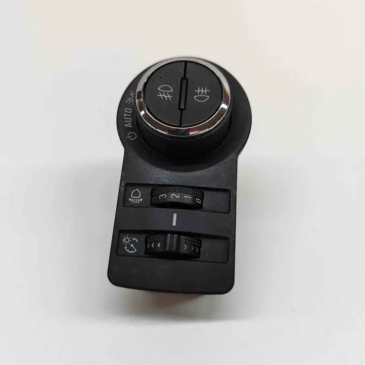 Opel Mokka (2012 - 2016) 95297440 Включатель фонарей — фото 1