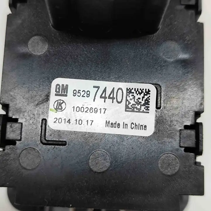 Opel Mokka (2012 - 2016) 95297440 Включатель фонарей — фото 7