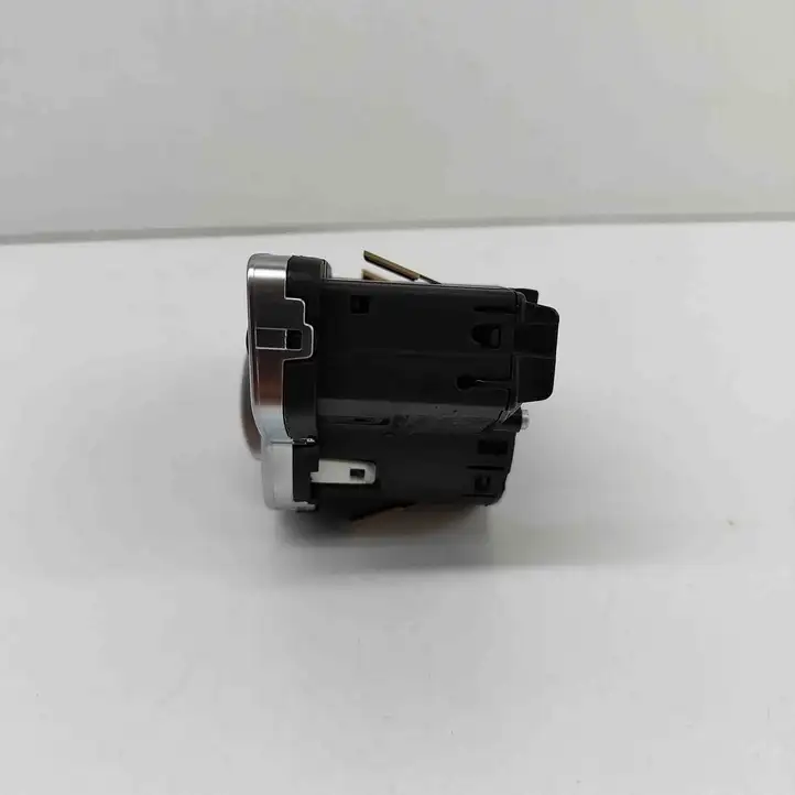 Mercedes-Benz C W205 (2014 - 2021) A2059056500 Включатель фонарей — фото 4