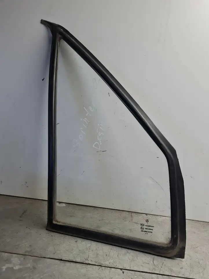 Mercedes-Benz Sprinter W901 W902 W903 W904 (1995 - 2007) 43R000042 Форточка двери — фото 1