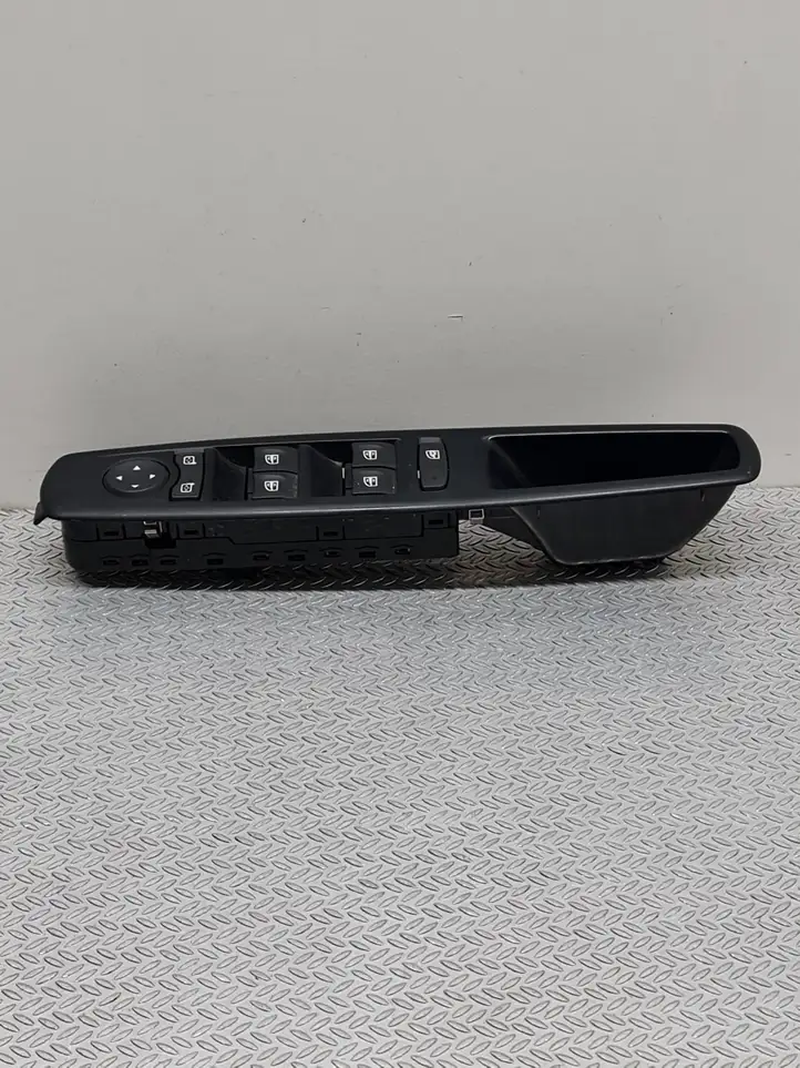 Renault Megane III (2009 - 2016) 809610016R Блок кнопок стеклоподъемников — фото 2