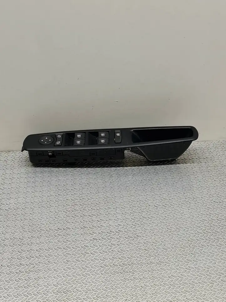 Renault Scenic III - Grand scenic III (2009 - 2016) 809610016R Блок кнопок стеклоподъемников — фото 2