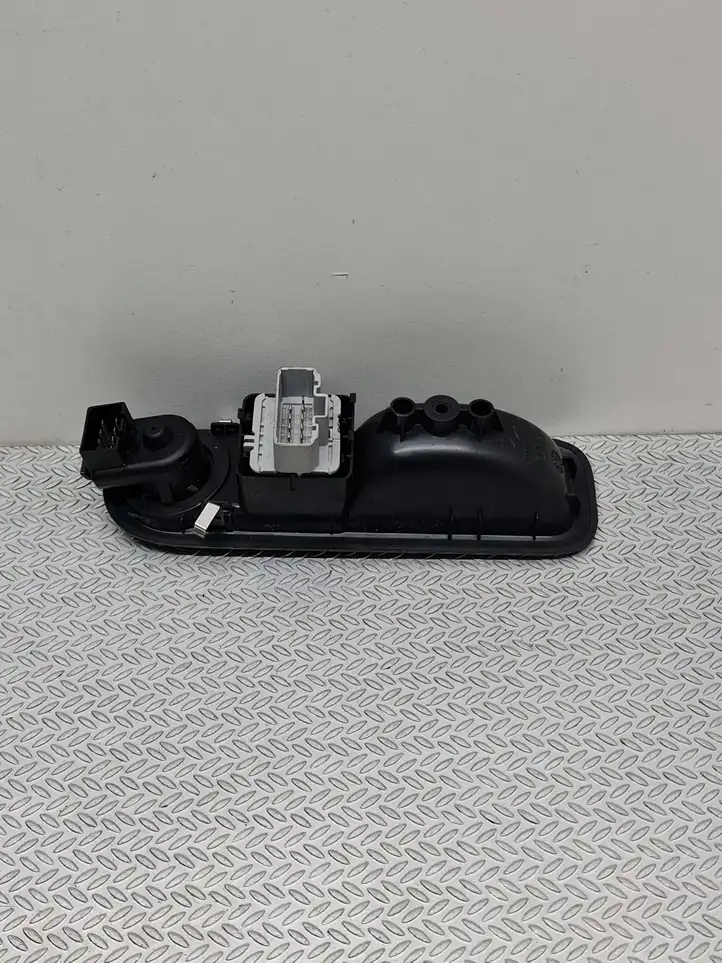 Renault Twingo II (2007 - 2014) 8200356515 Кнопка стеклоподъемников — фото 3
