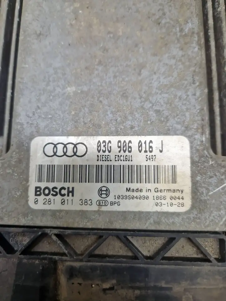Audi A3/S3 8P (2003 - 2005) 03G906016J Блок управления двигателем (ЭБУ) — фото 4