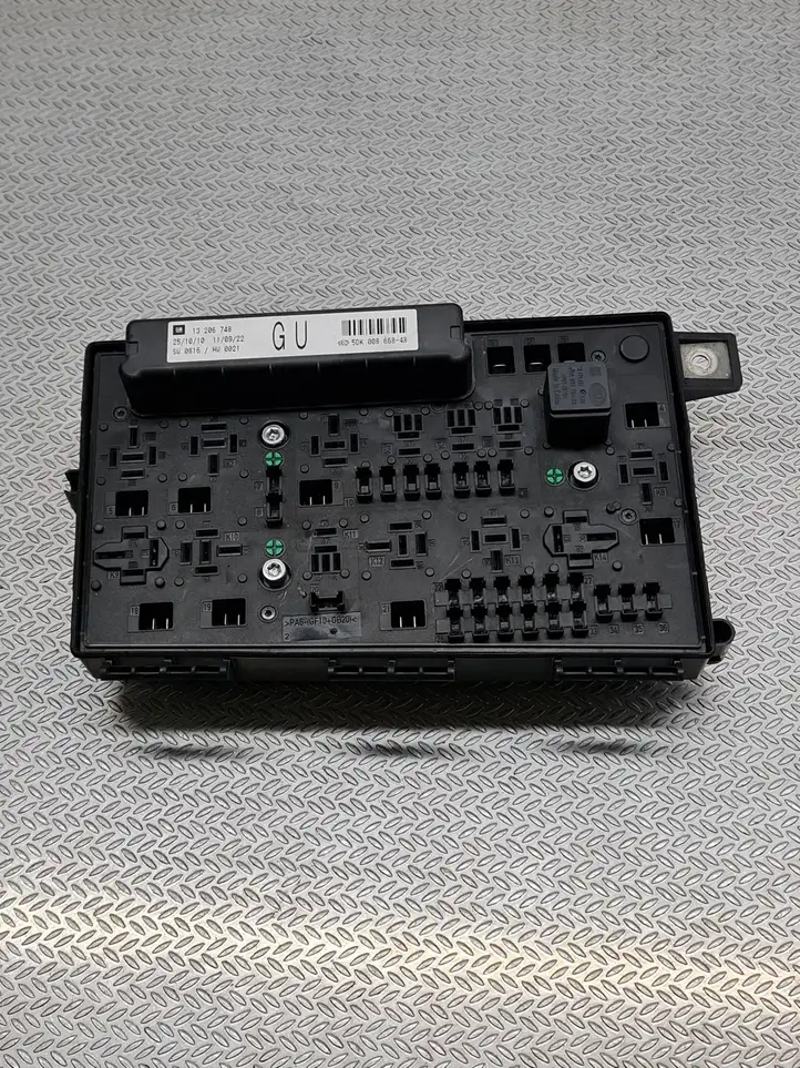 Opel Astra J (2009 - 2012) 5DK00866848 Блок предохранителей — фото 1