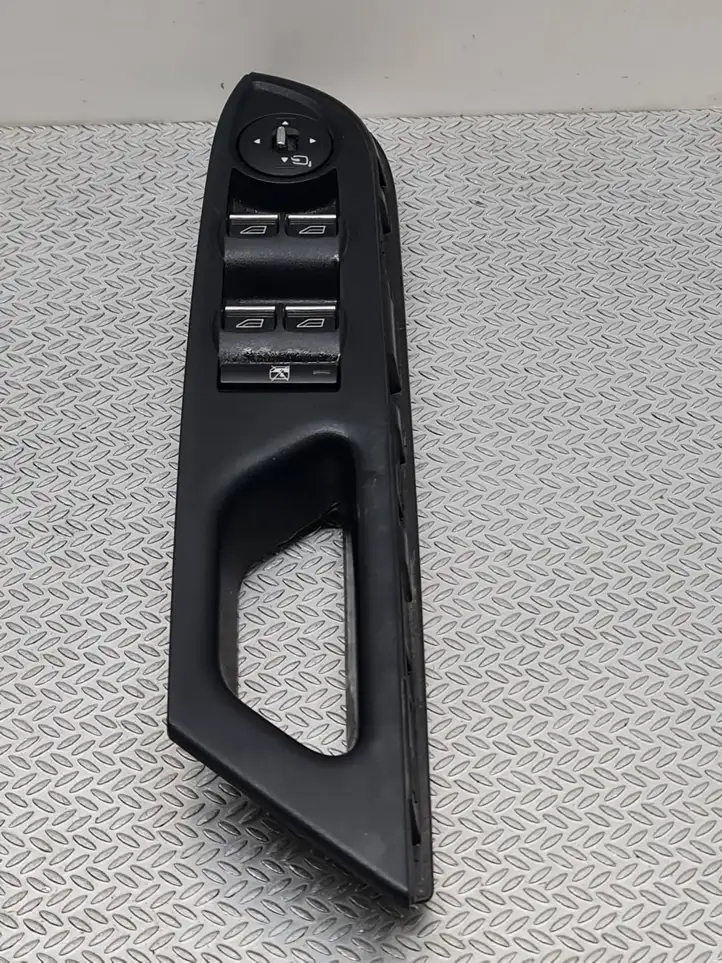 Ford B-MAX (2012 - 2018) AM5T14A132GB Кнопка стеклоподъемников — фото 1