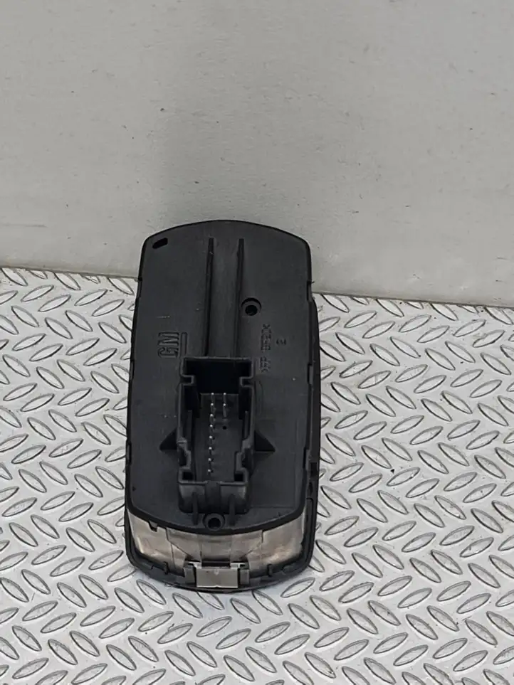 Opel Corsa D (2006 - 2010) 13258521 Кнопка стеклоподъемников — фото 4