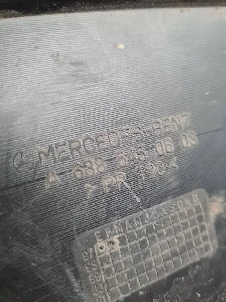 Mercedes-Benz Sprinter W901 W902 W903 W904 (1995 - 2007) 6385450603 Перегородка аккумулятора — фото 3