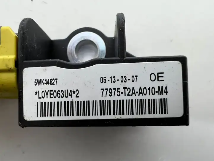 Honda CR-V (2012 - 2016) 77975T2AA010M4 Датчик удара SRS — фото 2