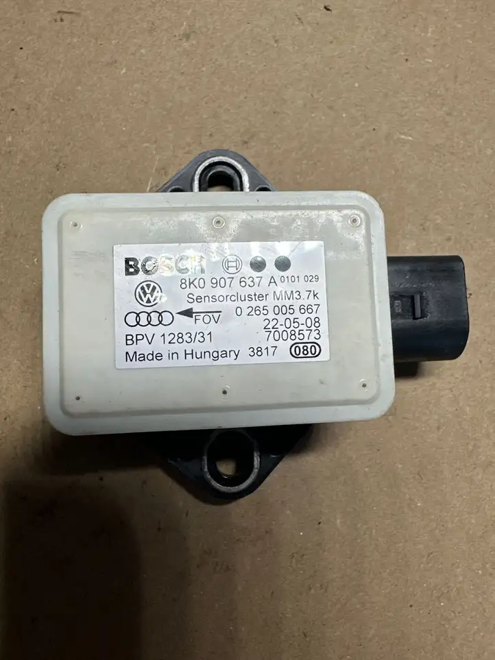 Audi A4 S4 B8 8K (2007 - 2011) 8K0907637A Датчик ESP — фото 1