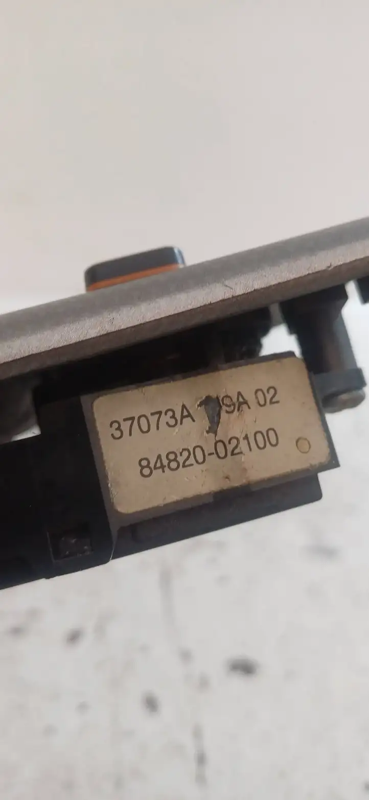 Toyota Corolla E120 E130 (2000 - 2004) 8482002100 Кнопка стеклоподъемников — фото 2