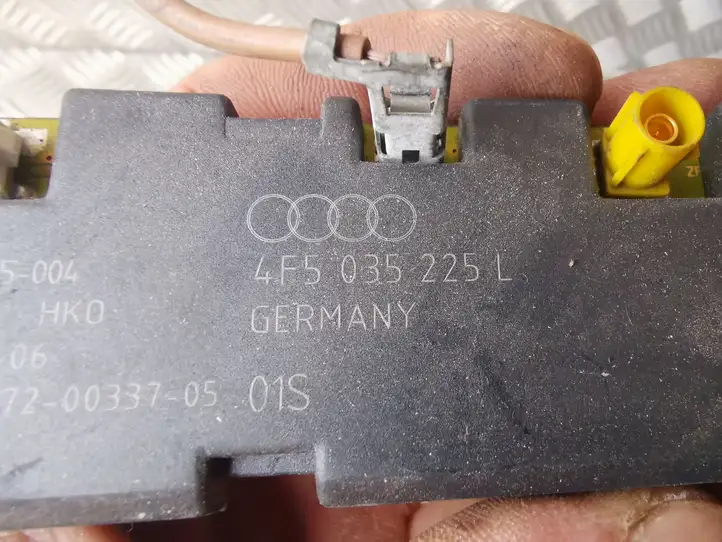 Audi A6 S6 C6 4F (2004 - 2008) 4F5035225L Усилитель антенны — фото 3