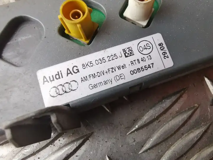 Audi A4 S4 B8 8K (2007 - 2011) 8K5035225J Усилитель антенны — фото 3