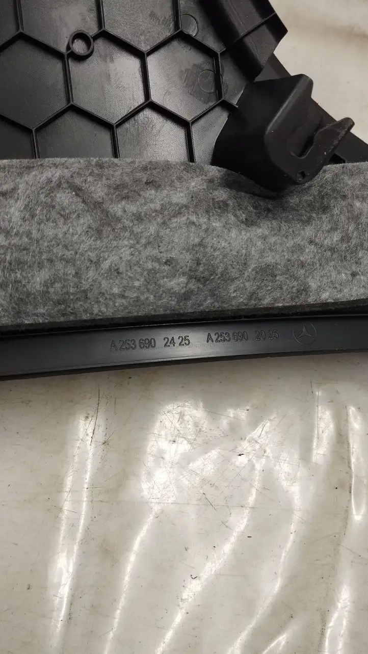 Mercedes-Benz GLC X253/C253 (2015 - ) A2536902425 Верхняя обшивка стойки D — фото 4