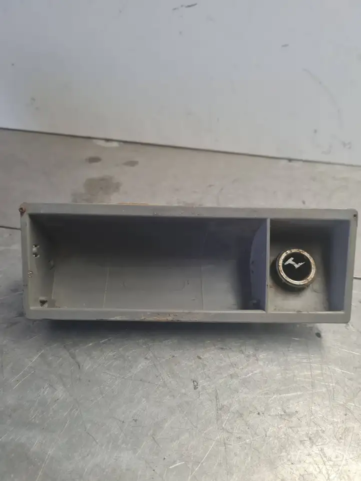 Mercedes-Benz Sprinter W901 W902 W903 W904 (1995 - 2007) A9018100030 Вещевой ящик — фото 1