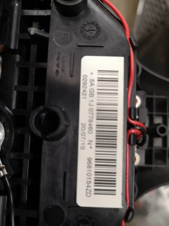 Peugeot 308 (2007 - 2013) 96810154ZD Подушка безопасности руля — фото 6