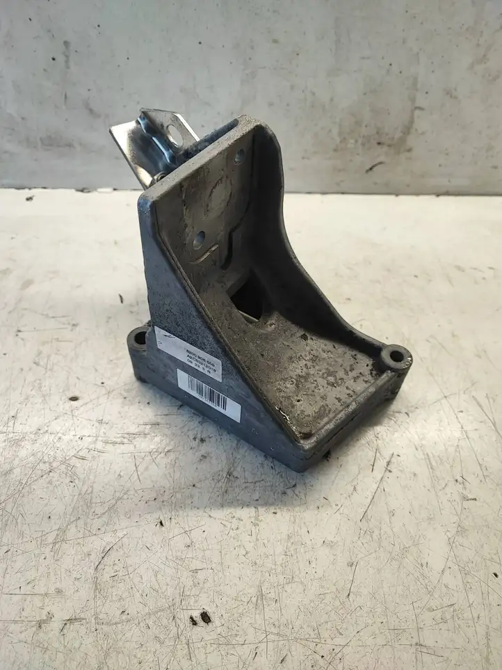 Renault Trafic II (X83) (2002 - 2014) 8200908659 Кронштейн охладителя EGR — фото 1