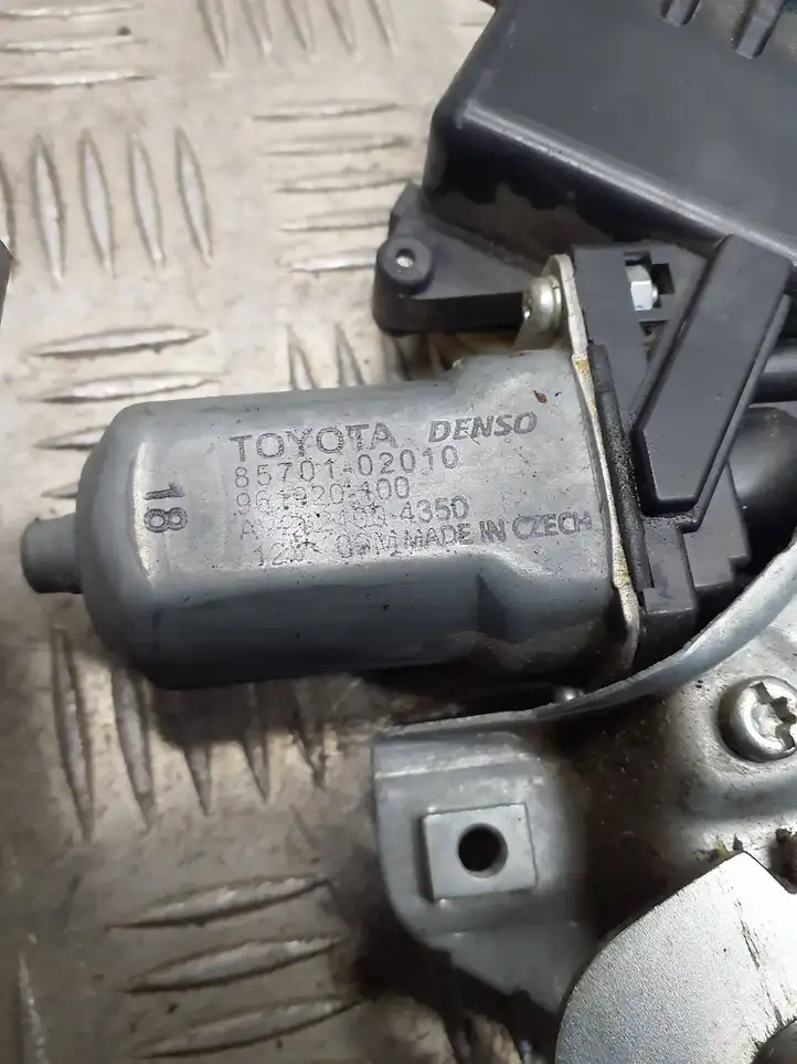 Toyota Avensis T270 (2009 - 2012) 8570102010 Электростеклоподъемник передний (комплект) — фото 4