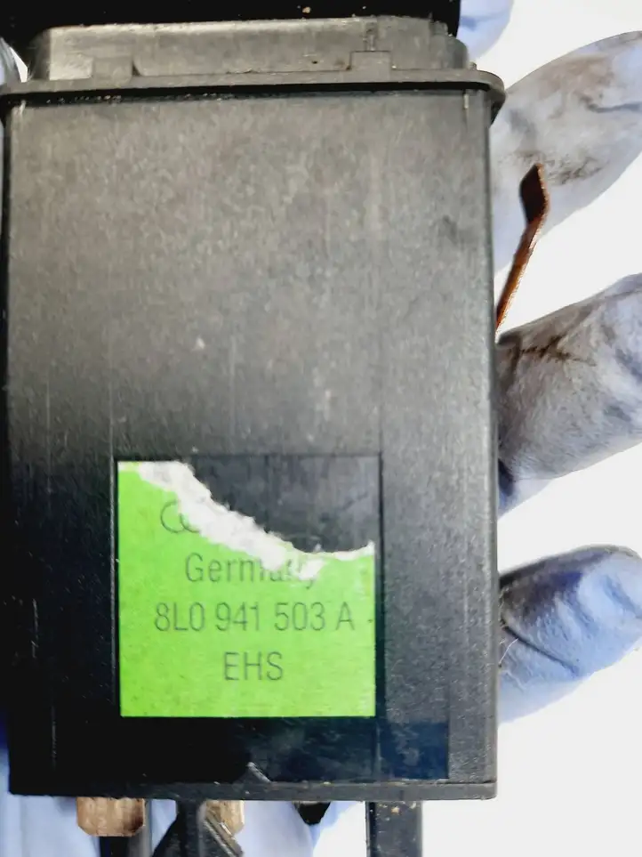 Audi A3/S3 8L (2000 - 2003) 8L0941503A Кнопка обогрева стекла — фото 6