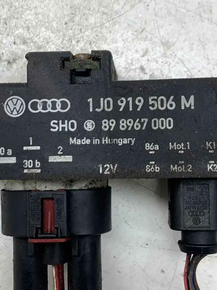 Skoda Roomster (5J) (2006 - 2010) 1J0919506M Реле вентилятора охлаждения — фото 2