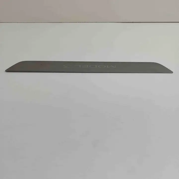 Tesla Model 3 (2017 - 2023) 150476300A Внутренняя отделка переднего порога — фото 3
