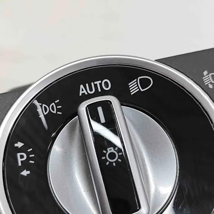 Mercedes-Benz CLA C117,X117,W117 (2013 - 2019) A2049053103 Включатель фонарей — фото 6