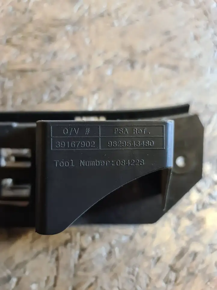 Opel Corsa F (2019 - ) 9829543480 Кронштейн заднего бампера — фото 5
