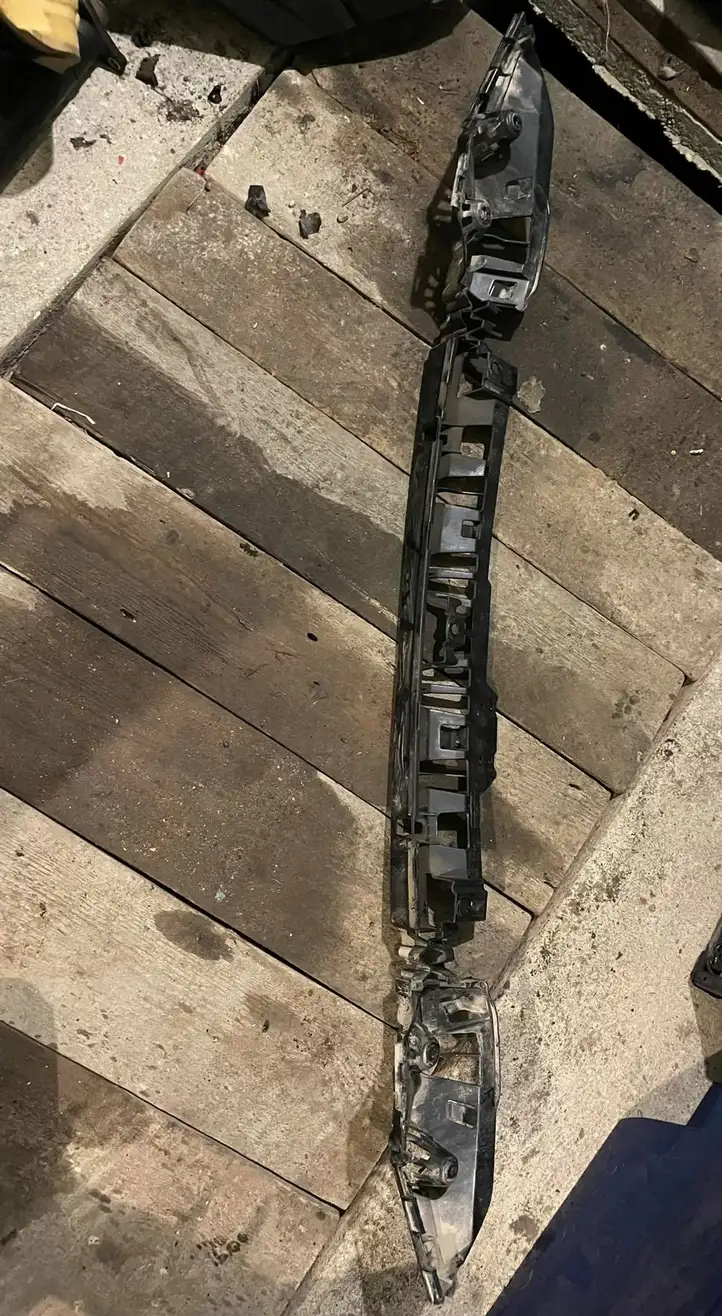 BMW 1 F20 F21 (2011 - 2019) 0833610 Кронштейн заднего бампера — фото 2