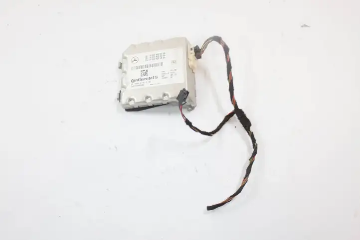 Mercedes-Benz E W212 (2009 - 2016) A0009054900 Камера в лобовом стекле — фото 2