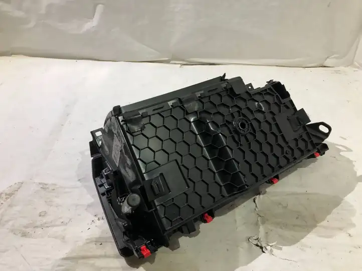 BMW X5 F15 (2013 - 2017) 6248002 Вещевой ящик — фото 3