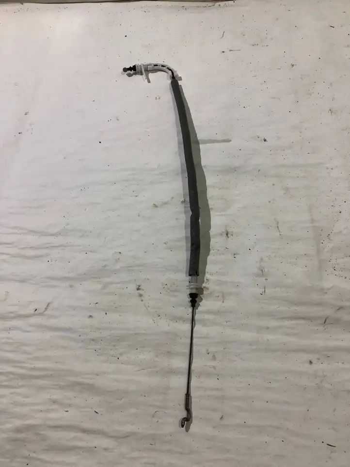 BMW X5 F15 (2013 - 2017)  7323100 Трос передней двери