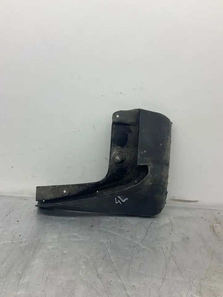 BMW 5 E60 E61 (2004 - 2010)  24223110 Комплект брызговиков