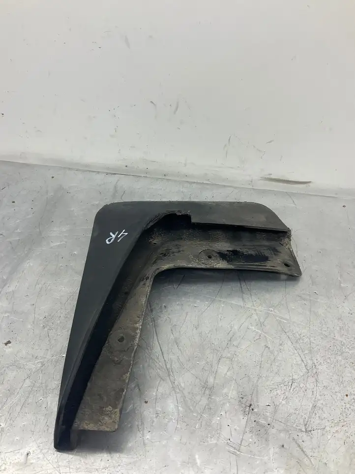 BMW 5 E60 E61 (2004 - 2010)  24223110 Комплект брызговиков