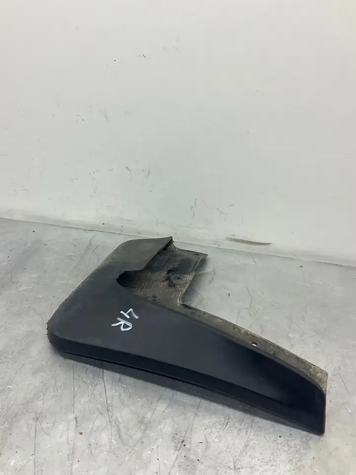 BMW 5 E60 E61 (2004 - 2010)  24223110 Комплект брызговиков