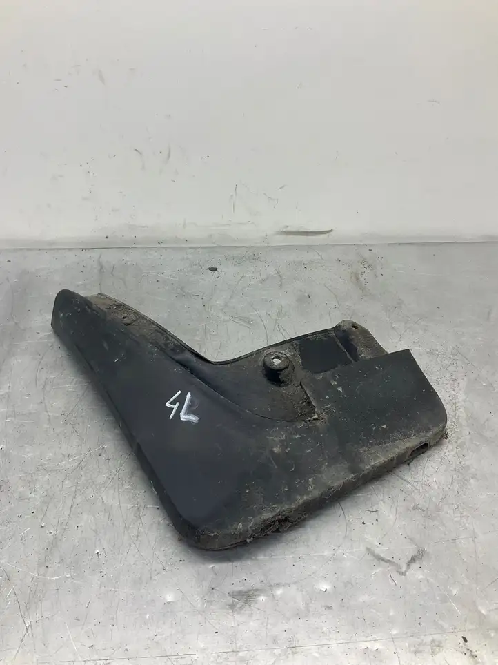 BMW 5 E60 E61 (2004 - 2010)  24223110 Комплект брызговиков