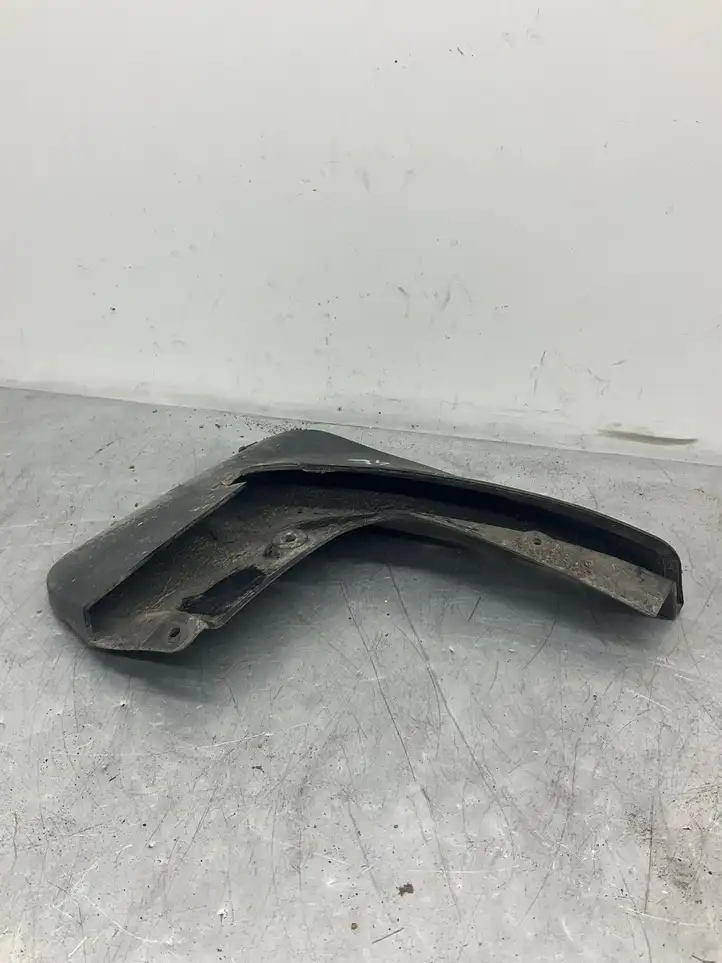 BMW 5 E60 E61 (2004 - 2010)  24223110 Комплект брызговиков