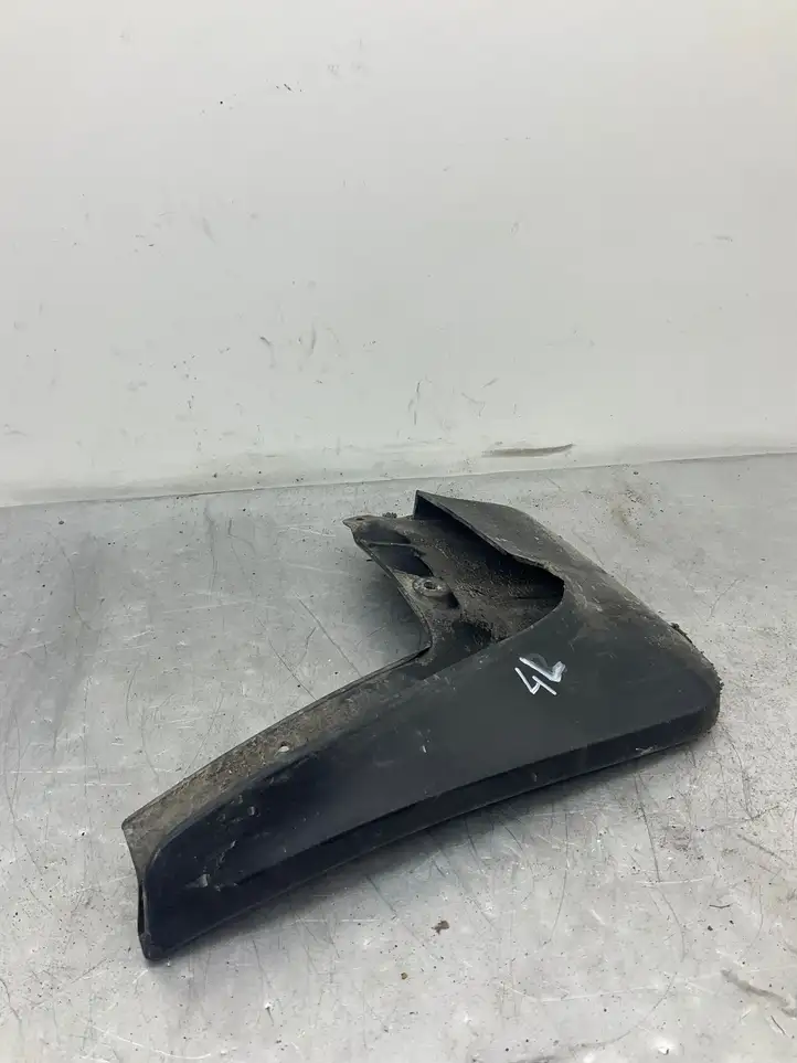 BMW 5 E60 E61 (2004 - 2010)  24223110 Комплект брызговиков