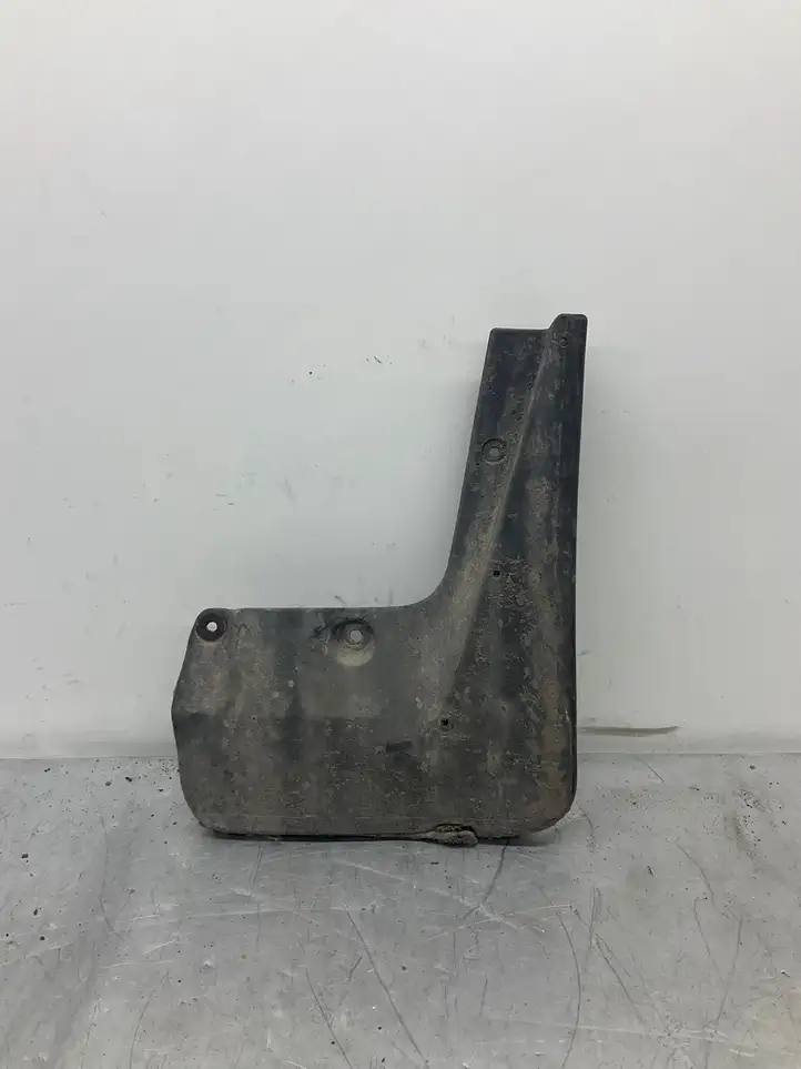 BMW 5 E60 E61 (2004 - 2010)  24223110 Комплект брызговиков