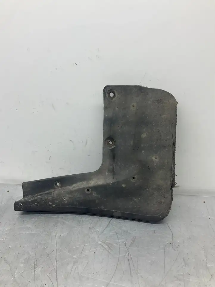 BMW 5 E60 E61 (2004 - 2010)  24223110 Комплект брызговиков