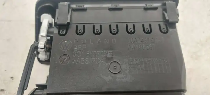 Volkswagen PASSAT B6 (2005 - 2010) 3C1819702E Боковой воздушный дефлектор — фото 6
