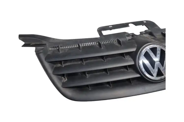 Volkswagen Touran I (2003 - 2010)  1T0853651A Передняя решётка