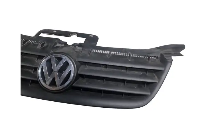 Volkswagen Touran I (2003 - 2010)  1T0853651A Передняя решётка