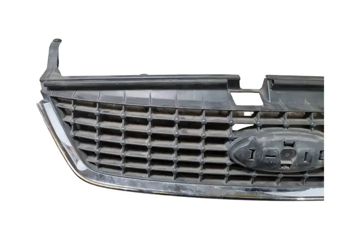 Ford Mondeo Mk III (2000 - 2007) 7S718200A Передняя решетка — фото 4